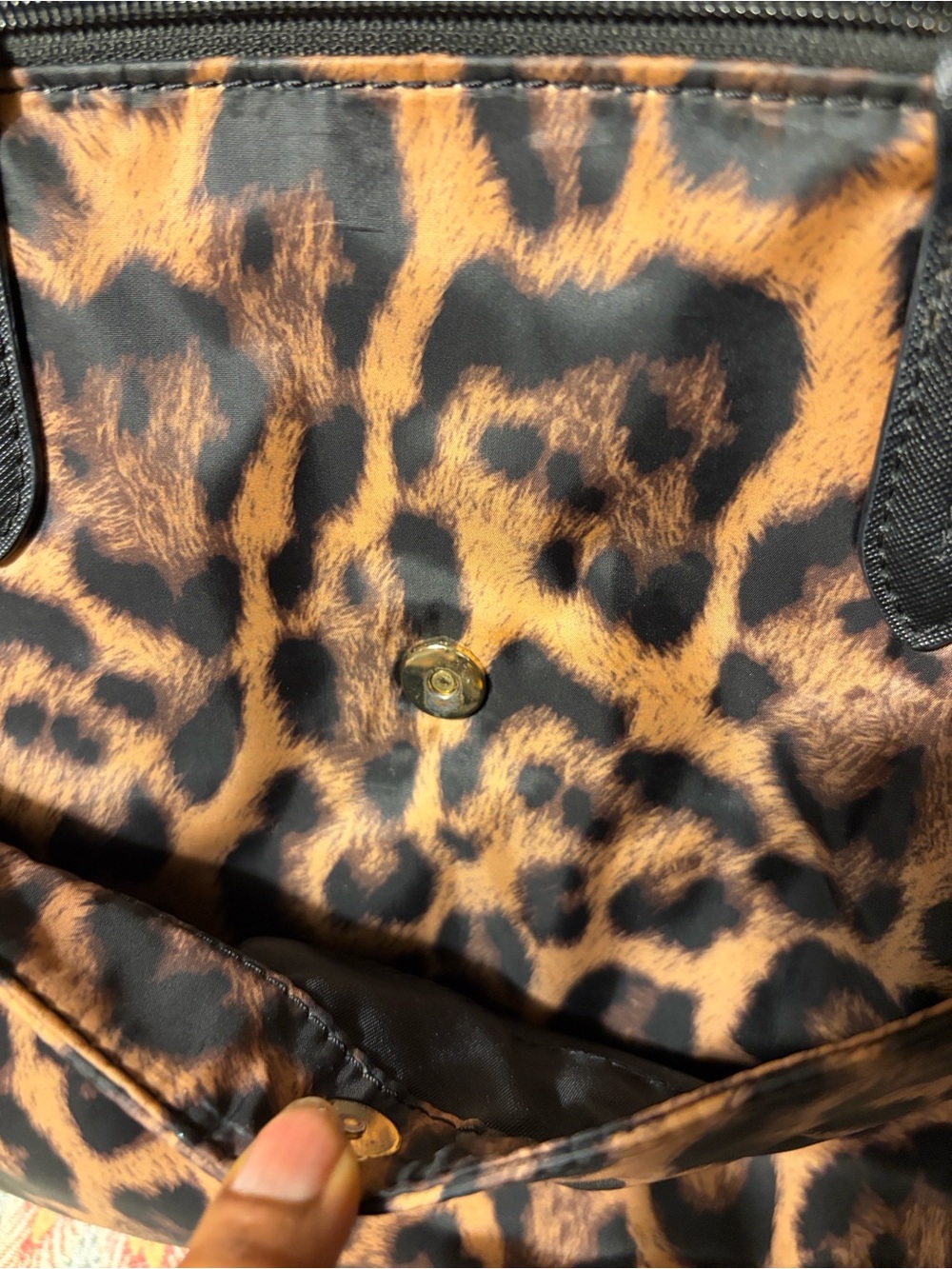 Michael Kors Kelsey Leopard Print Medium Tote Bag w/Black Trim GUC. - Picture 4 of 10